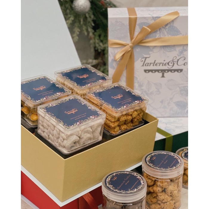 

Hampers Kue Natal Isi 4 - Love Hampers