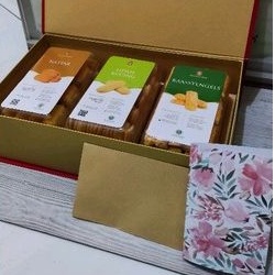 

Hampers Parcel / Kado Bingkisan Hadiah Kue Kering