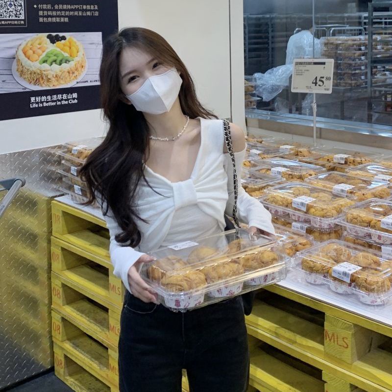 Red Off-the-shoulder lengan panjang T-shirt wanita musim gugur versi Korea 2022 baru murni keinginan hot girl rasa desain pelangsing tipis bottoming top