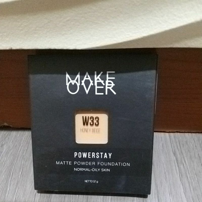 Make Over Powerstay Matte Powder Foundation