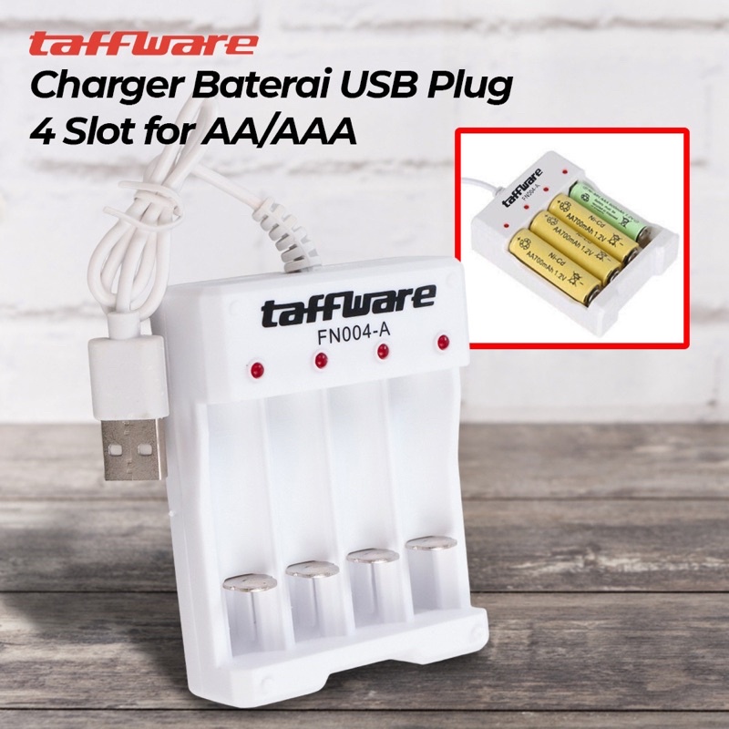 ALAT CHARGER BATERAI USB PLUG isi 4 slot untuk baterai AA A2 / AAA A3 WARNA PUTIH