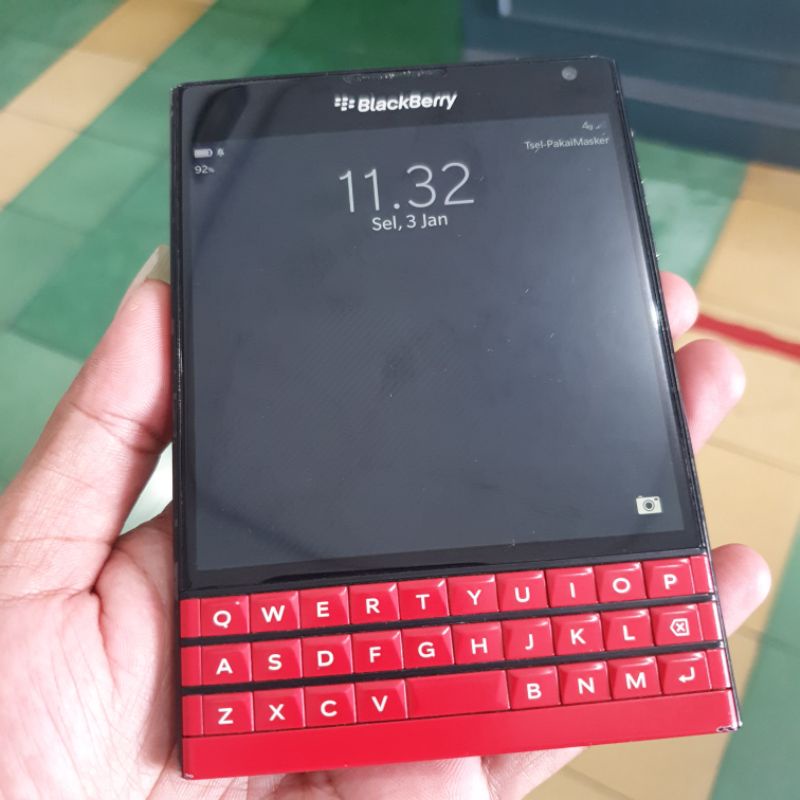 Blackberry Passport Red