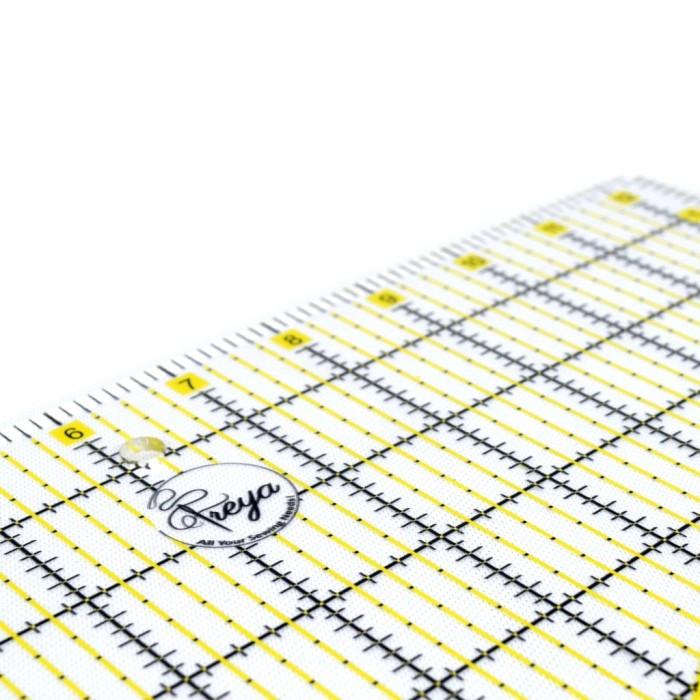 

Penggaris Quilting Persegi 12,5 Inci - Square Quilting Ruler 12-1/2" 008