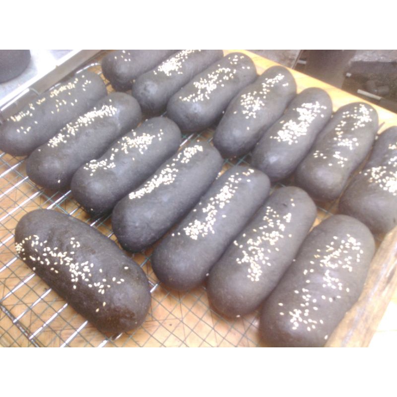 

Roti Bun Hotdog Hitam - Black Dog