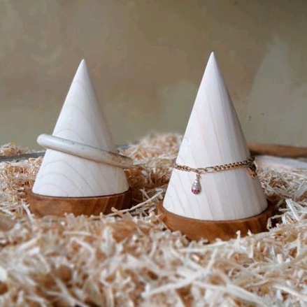 display gelang unik/display cincin kayu