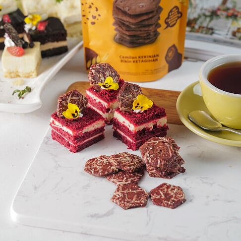 

Keripik Krenies Cemilan Manis Kue Kering Brownies Cokelat Instan