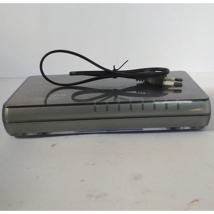 Swicthub 3com 8port + Kabel power