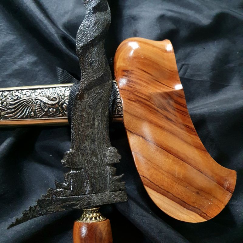 Keris Omyang Luk 11 Pamor Buntel Mayit
