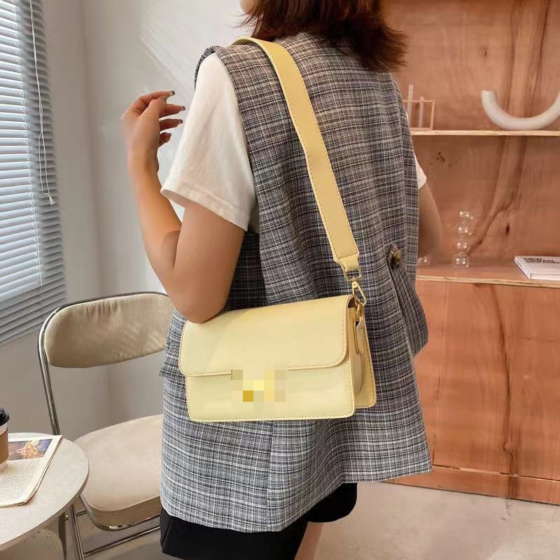 BJ15333 - BLACK/KHAKI/WHITE/YELLOW - TAS SLEMPANG KULIT TALI RANTAI FLASH SALE TAS WANITA FASHION IMPORT MODIS ELEGAN TERMURAH TERLARIS TERBARU BAGSTORE JAKARTA TAS BATAM LT1889 ELJ5333 ZCJ5654 GT1839 JTF0157 BQ3345 CR7786