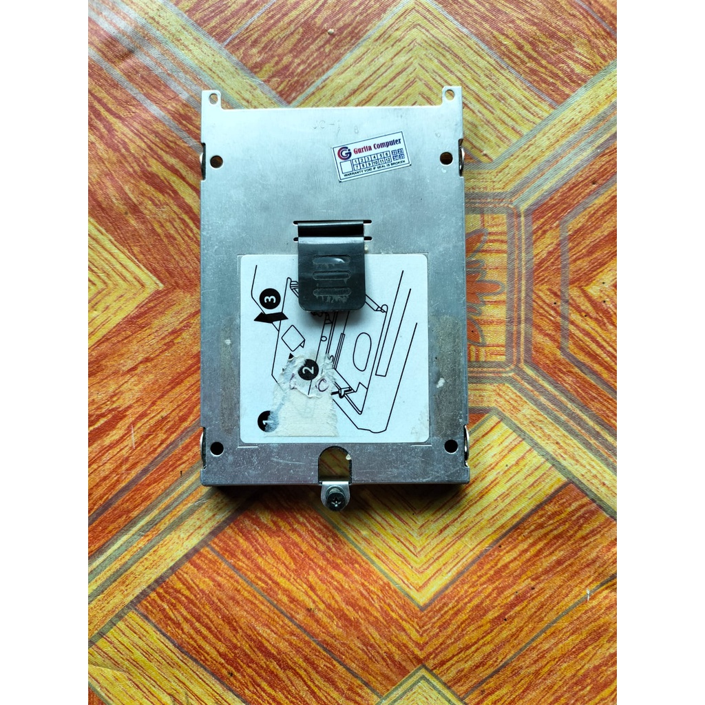 cover hardisk Hp compact 2210b