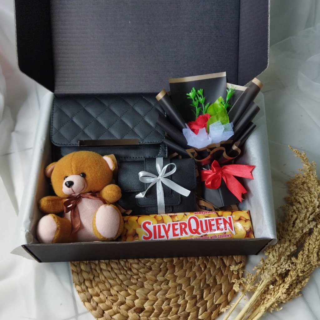 

[BISA COD] KADO CEWEK | KADO ULANG TAHUN UNTUK CEWEK | KADO WISUDA CEWEK | KADO VALENTINE CEWEK | KADO ANNIVERSARY UNTUK CEWEK | GIFTBOX CEWEK MURAH