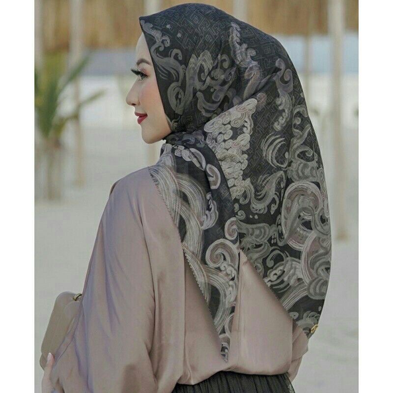 Buttonscarves Wave series Black