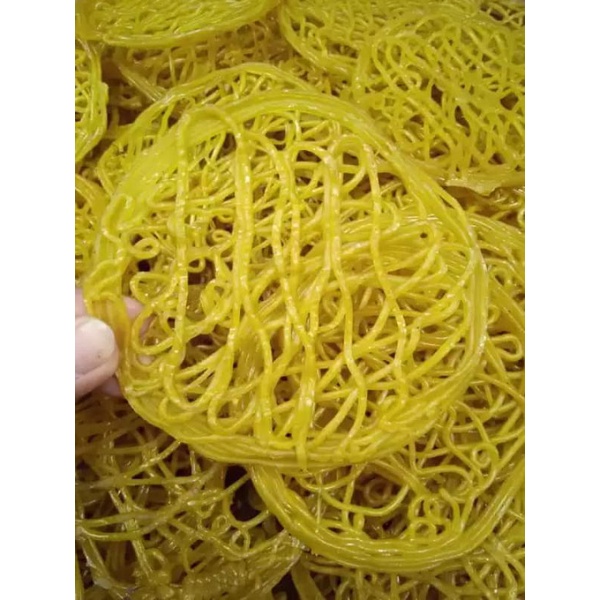 

kerupuk mie kuning mentah 1kg/bukan kerupuk selondok, kerupuk rambak sapi dan rambak kulit