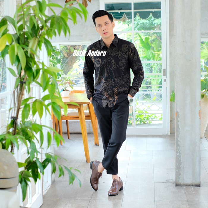 Baju Batik Pria Slim Fit Lengan Panjang Modern Heem Premium Warna Hitam Motif Laskala