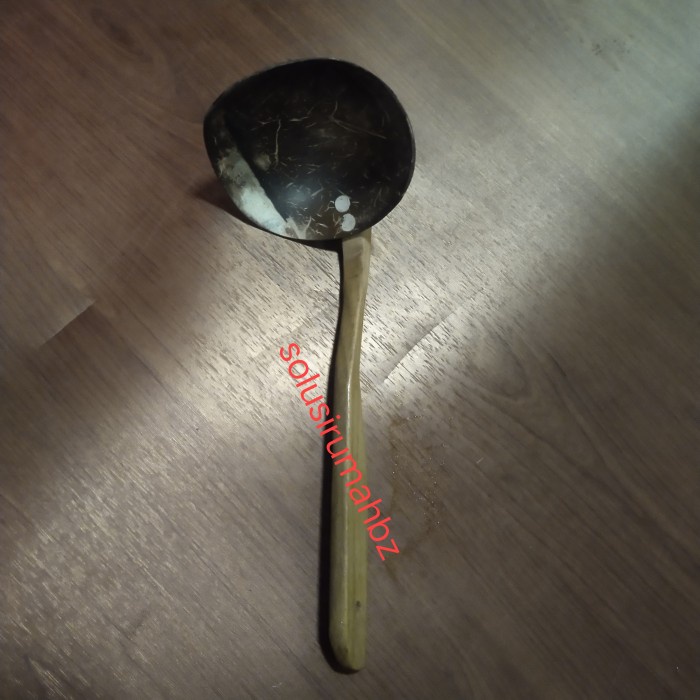 EROS KAYU 20CM BATOK KELAPA IRUS KERAJINAN ANTIK ANTIQUE erus 20 cm