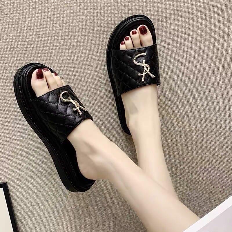 DM 21 SANDAL WANITA TRENDY