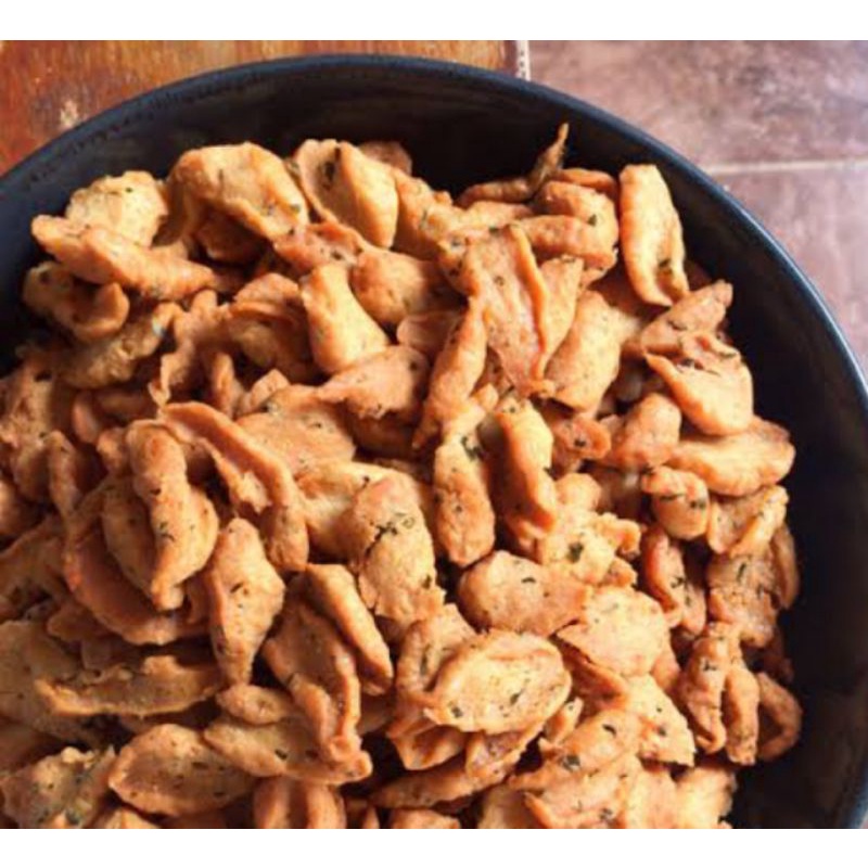 

Kue Bawang / Keripik Bawang Gunting