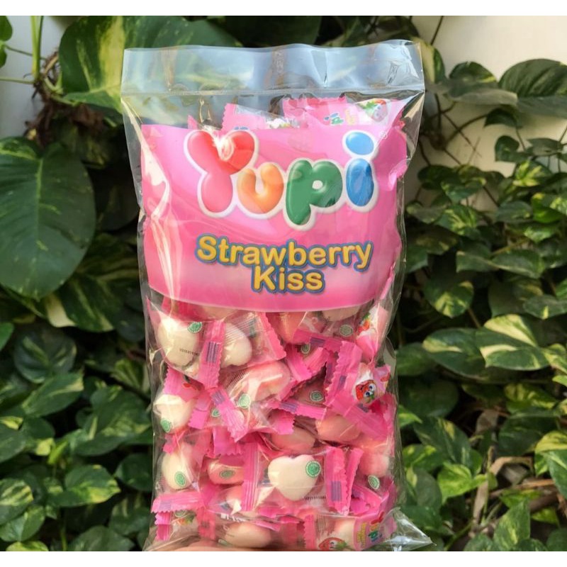 

YUPI FRUIT/YUPI STROBERY 240GR