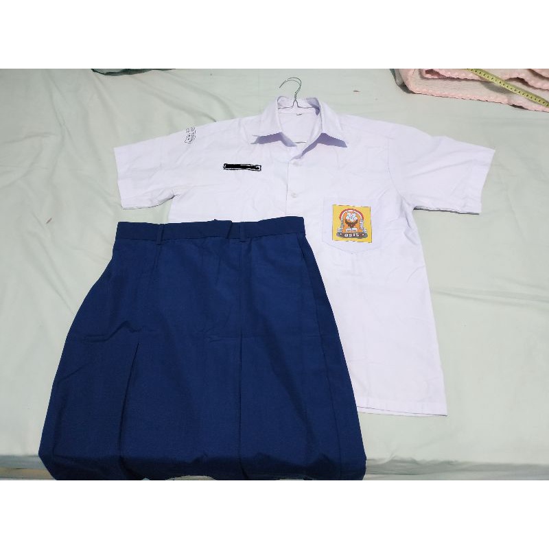 1Set Seragam Putih Biru SMP Santo Yoseph Preloved