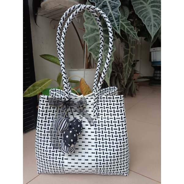 tas anyam jali seri monocrom long handle