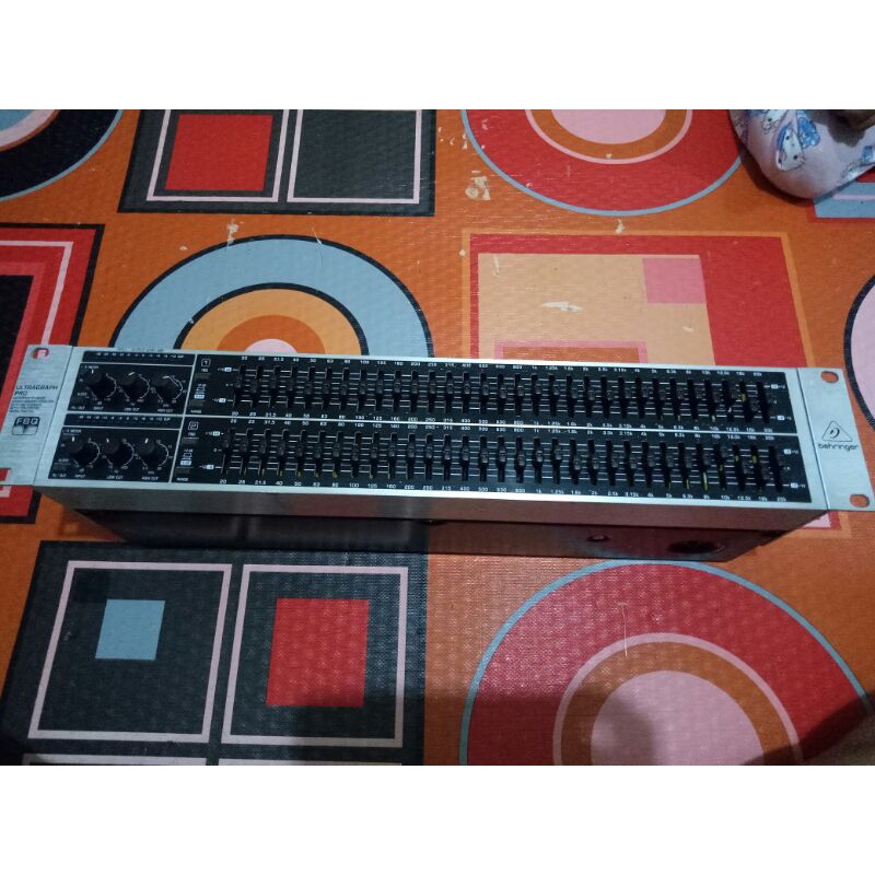 equalizer behringer fbq3102 bekas