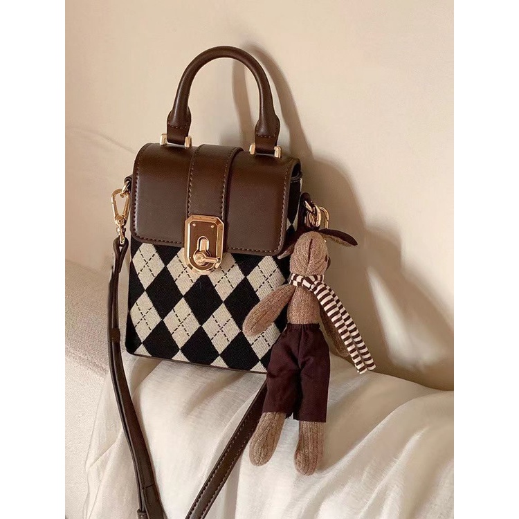 Red Kelinci Pelunasan Portable Musim Gugur dan Musim Dingin All-Match 2022 Tas Baru Wanita Genggam Single Bahu Messenger Lingge Kecil tas Ponsel