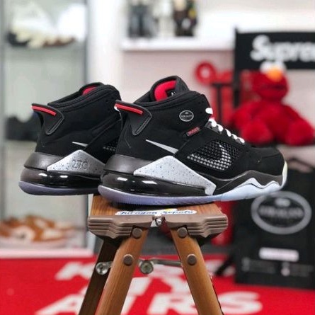 Jordan Mars 270 &quot;Black/Metallic Silver&quot;