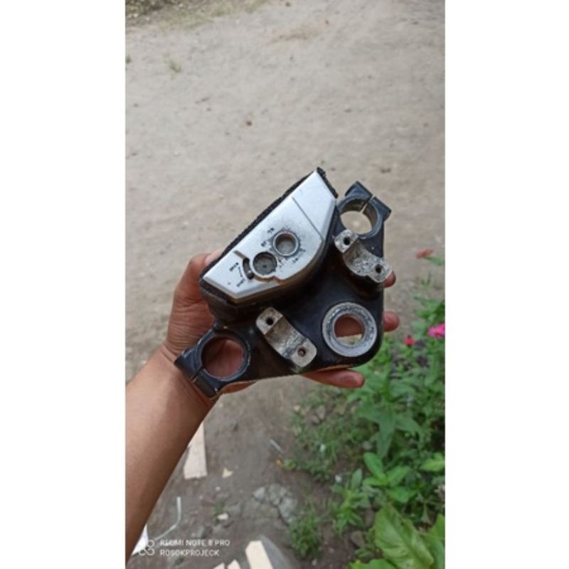 SEGITIGA ATAS TIREV SEGITIGA MEGAPRO ORIGINAL COPOTAN MOTOR
