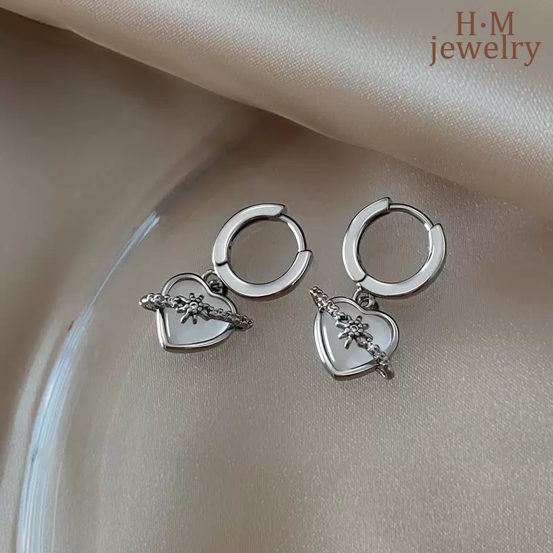 Anting Love Hati Anting Elegan Bermutu Tinggi Ringan Mewah Anting Halus Terbaru2023