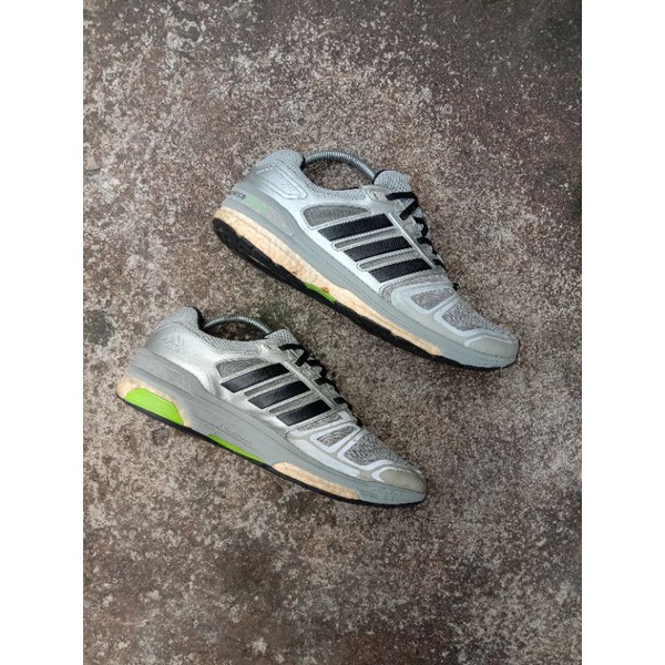 Sepatu Adidas Supernova