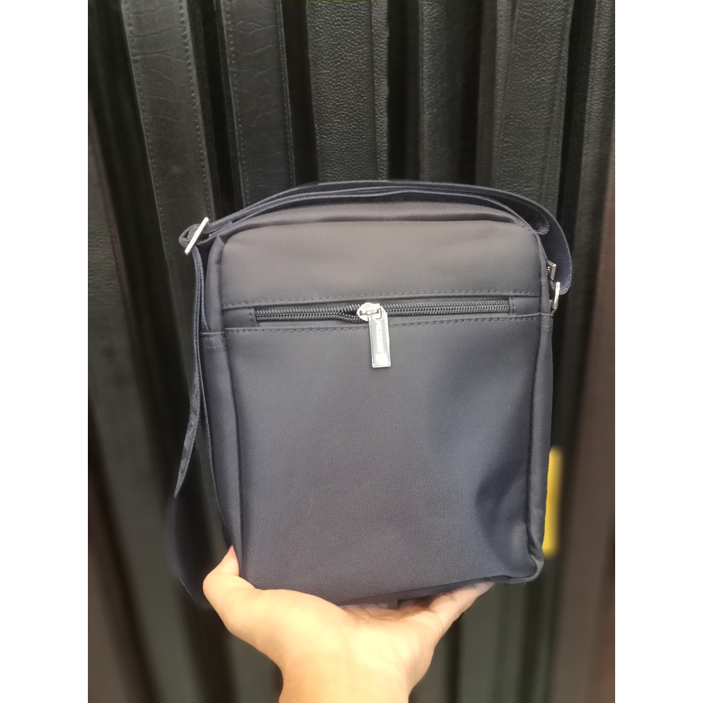 tas pria model slempang ukuran standar kecil pas di gendong bahan nylon import berkualitas #tas #taspria #tasslempang