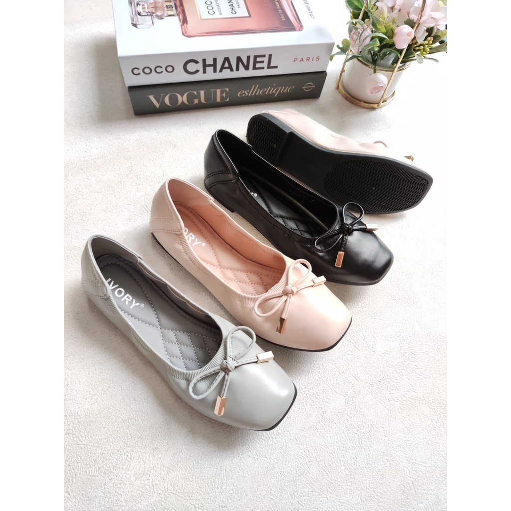 IVORY Sepatu Wanita Flat Ballerina Import 999-BL82