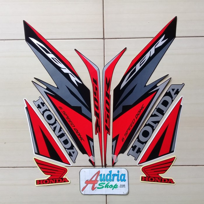 

TERLARIS | Sticker Striping Motor Honda CBR 150R 2019 Hitam-Merah