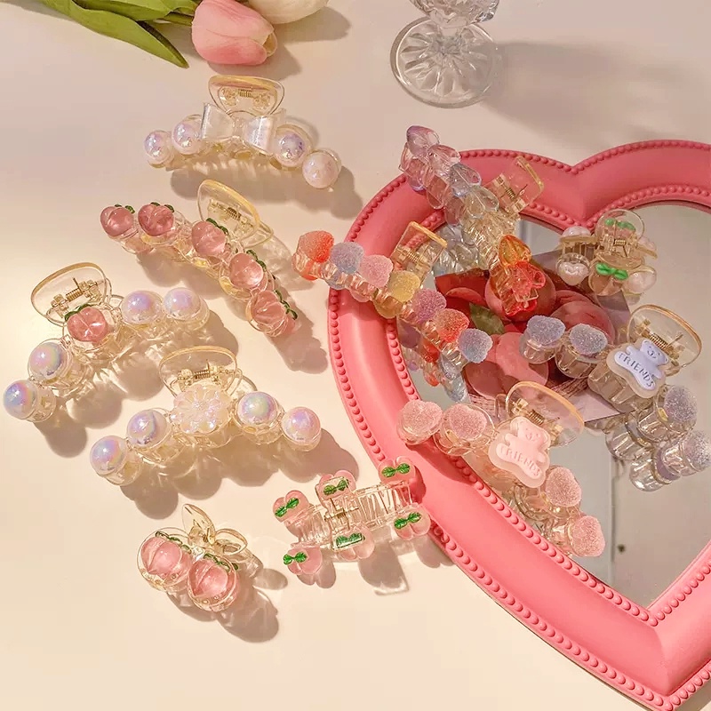 Musim Panas Warna Transparan Cinta Meraih Gadis Lucu Manis Hiu Klip