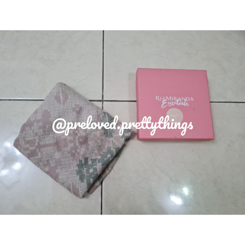 Preloved Ria Miranda Mina Scarf