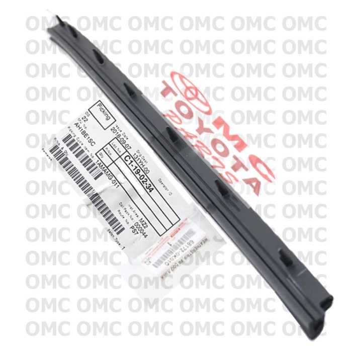 Pelipit Pintu Karet Kaca Dalam Depan Kiri Hilux SC New 68172-0K110