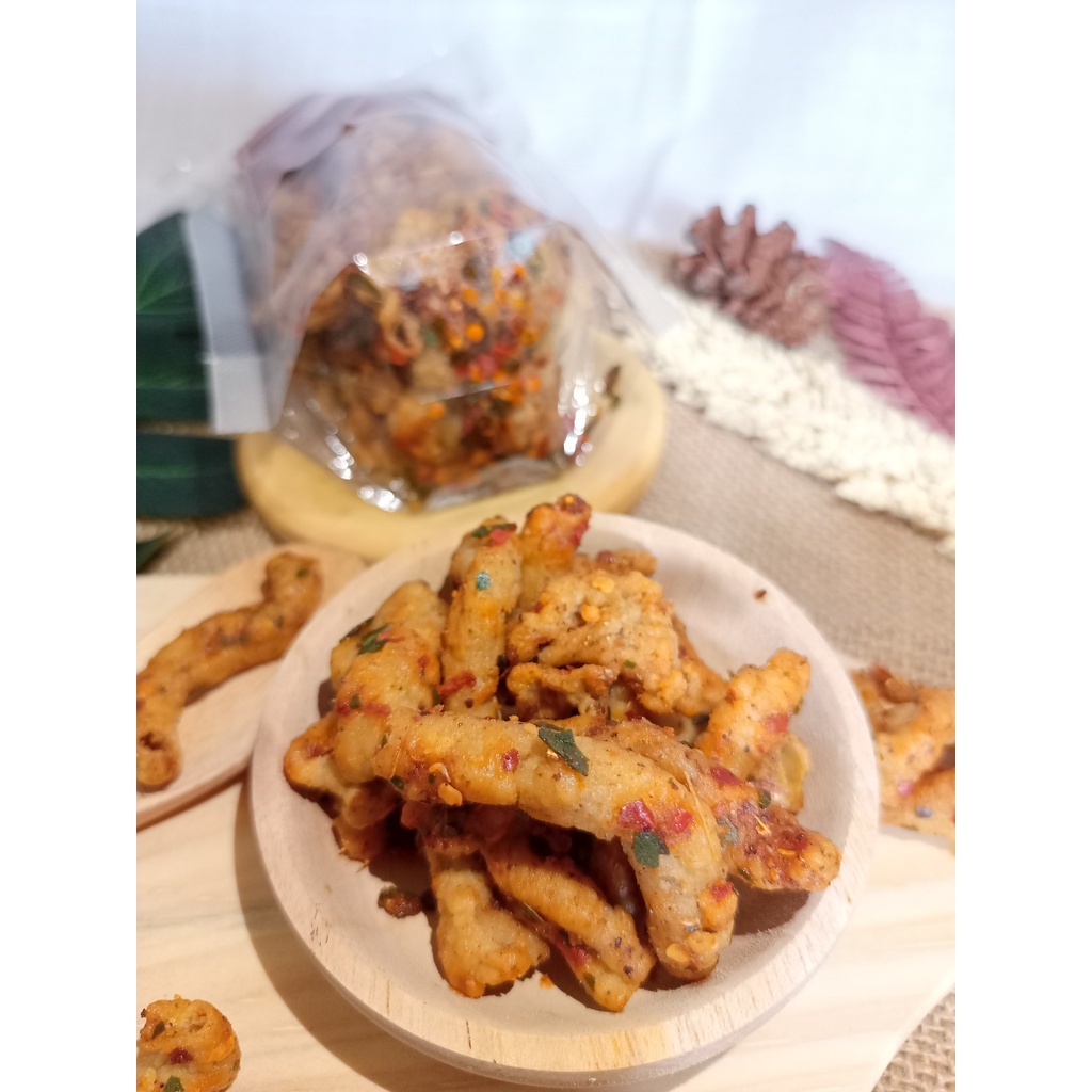 

Keripik Usus Pedas dan Original