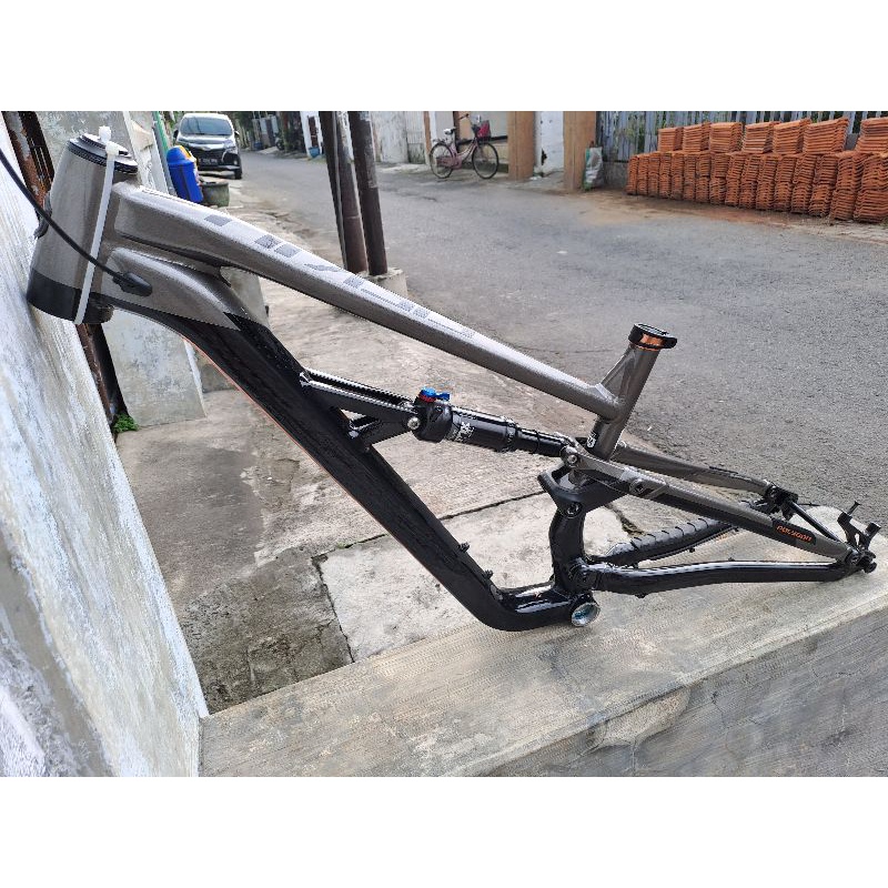 frame set polygon Siskiu T8 terbaru