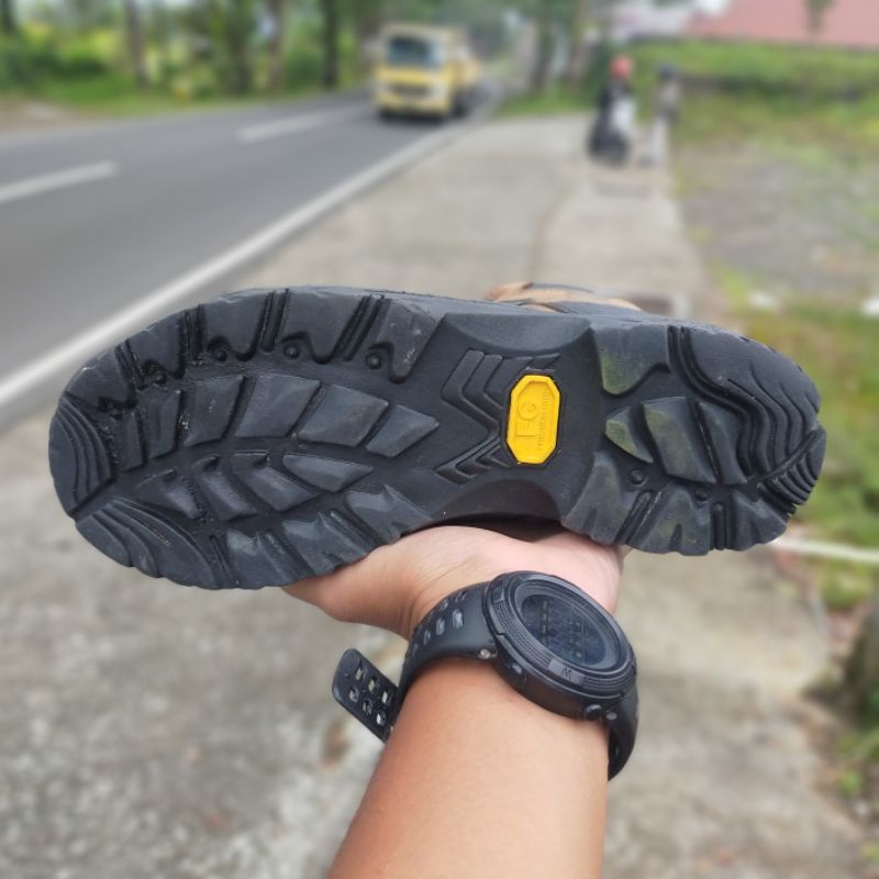 sepatu gunung mountia second outdoor size 40