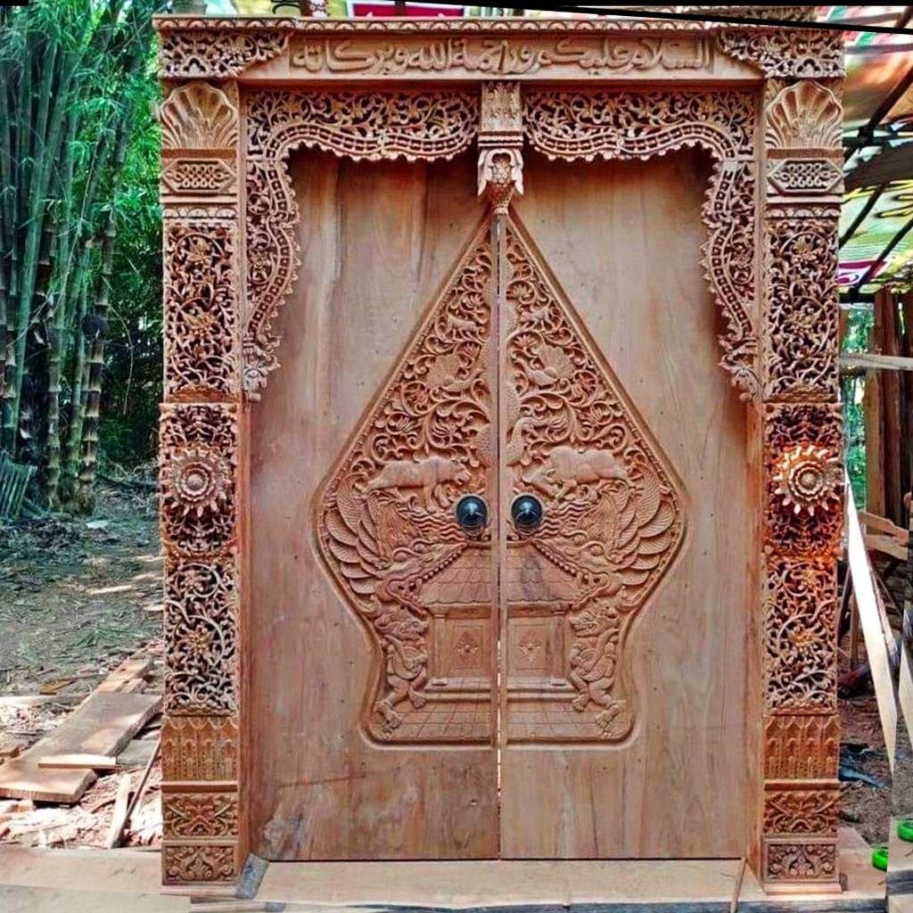 Gapura Pintu Ukir Wayang Tiang Ukir Jati Asli