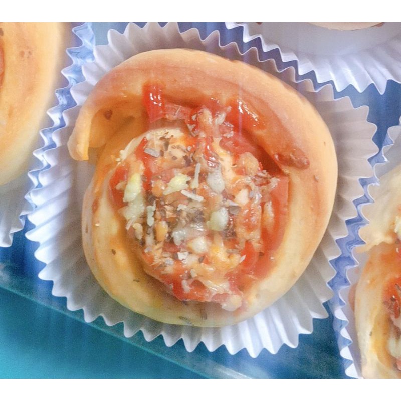 

Pizza roll satuan, enak dan lembut banget