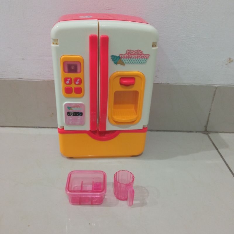 mainan kulkas preloved
