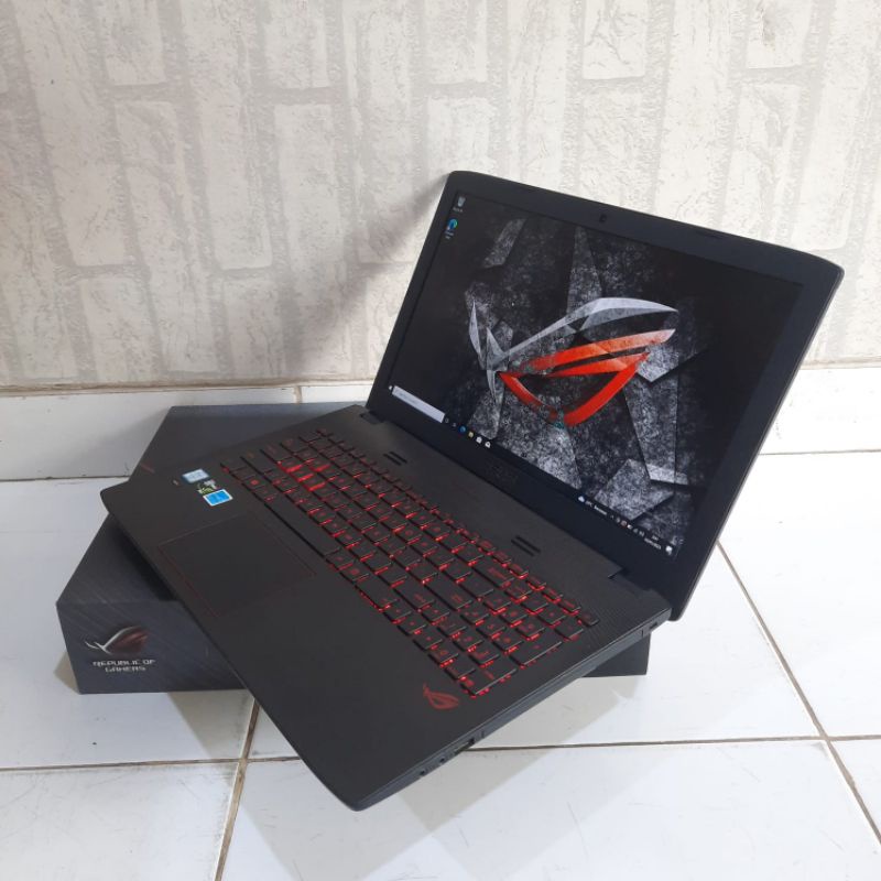 Laptop Asus ROG Strik GL553VD Core i7-7700HQ Gen 7th Ram 8Gb/SSD 256Gb/HDD 1TB Nvidia Geforce GTX 1050 keyboard backlight