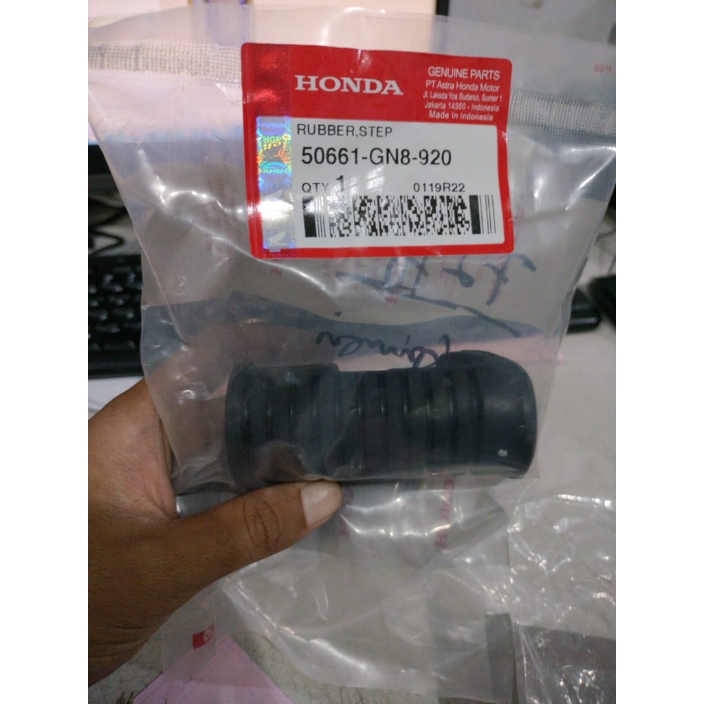 KARET FOOTSTEP SUPRA X 125 ORIGINAL ASLI AHM HONDA 50661GN8920 RUBBER STEP