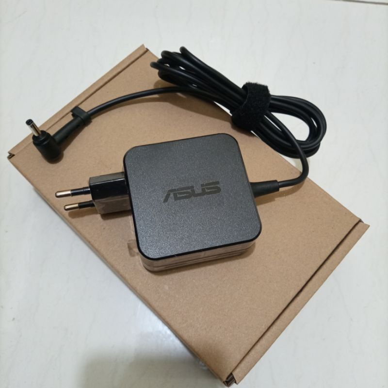 Adapter Charger Laptop Asus E402 E402Y E402YA E402W E402WA E402M E402MA E402MAH E402N E402NA E402NAH E403N E403NA E403NAH 19V - 2.37A 45wat