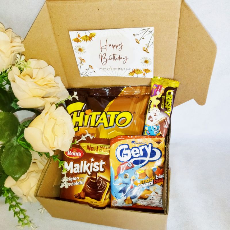 

Hampers Kado Ulang Tahun Wisuda Gift Box Snack Hampers Jajan