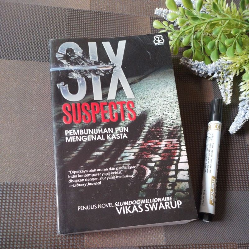 Buku six suspects by vikas swarup pembunuhan pun mengenal kasta seken