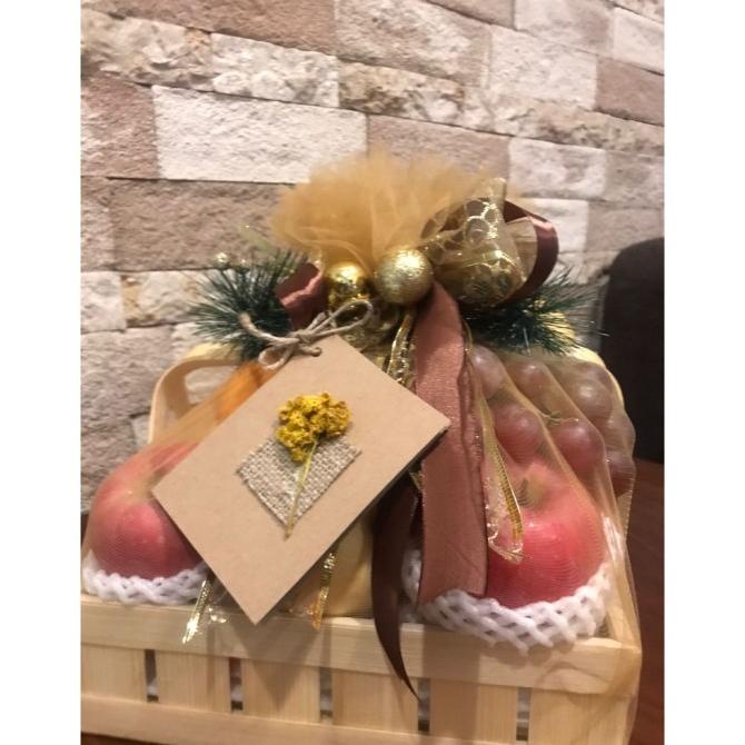 

Parcel Natal Buah Segar Set B Hampers Buah Import Heiyyaluv