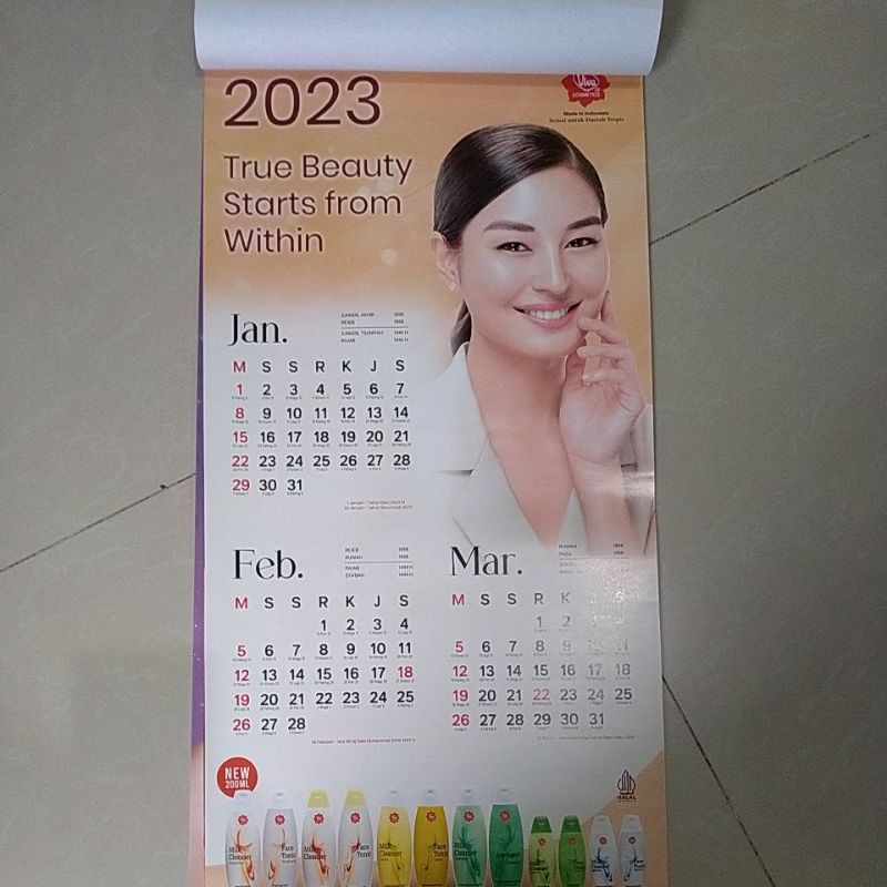 kalender 2023, gambar cewek (seperti di sampul)