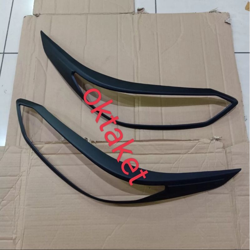 Garnish lampu depan new Yaris 2018 2020 2023 gr sport Hitam Chrome